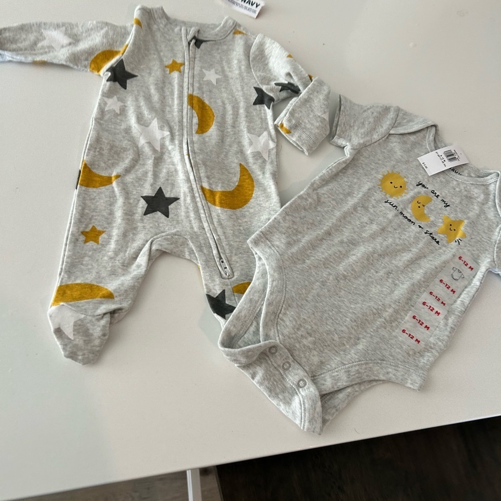 Old Navy Gray Baby Onesie and Pajama Set with Stars and Moons - Picture 2 of 4